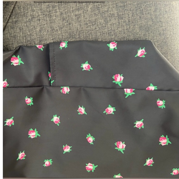 NWT Victorias Secret REVERSIBLE Tote Bag BLACK with Rose Graphic/Stripes - Picture 6 of 8